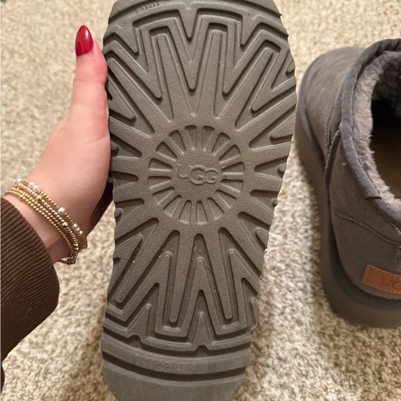 UGG Woman Gray Suede Fleece-Lined Ankle Boots - Picture 3 of 3